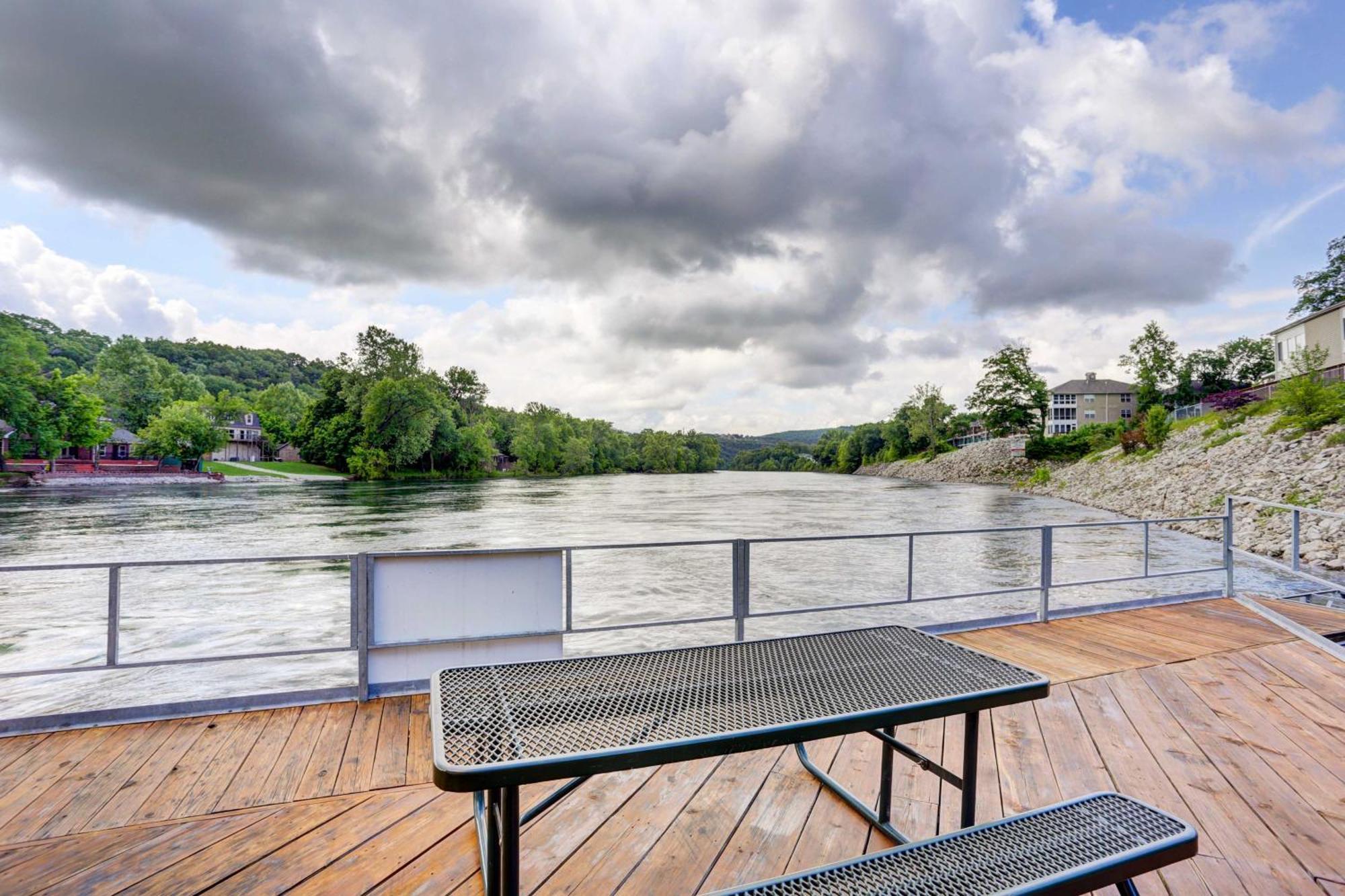 Updated Lake Taneycomo Condo With Screened Porch! Branson Buitenkant foto